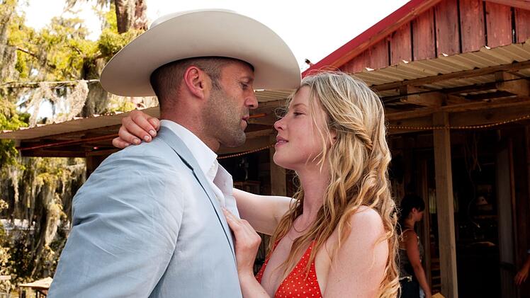 Am liebsten w&uuml;rde Parker (Jason Statham) einfach nur mit seiner Freundin Claire (Emma Booth) das Leben genie&szlig;en.