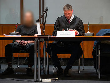 Prozess gegen 21-Jährigen wegen Mordes an Mutter