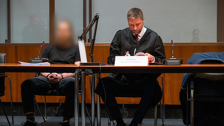 Prozess gegen 21-Jährigen wegen Mordes an Mutter