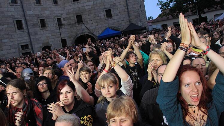 Rund 1600 Besucher waren zum Schlosshof-Festival nach Höchstadt gekommen.  Fotos: Andreas Hofbauer