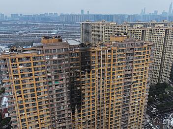 Feuer in Wohnblock in China