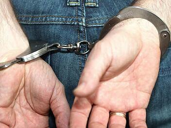 Die Große Jugendkammer in Coburg verhängte eine mehrjährige Jugendstrafe gegen den 19-Jährigen aus dem Landkreis Kronach. Sein Verteidiger geht nun in Revision. Symbolbild: Matthias Hoch