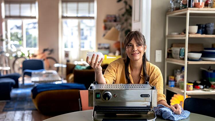 Rebecca (Janina Uhse) will Olli zeigen, wer das Sagen hat und greift zu immer perfideren Mitteln.