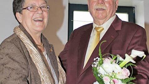 Seit 50 Jahren sind Ingrid und Alfred Fetsch verheiratet. Selbst an ihrem Ehrentag durfte ein kleines Tänzchen nicht fehlen, denn Tanzen ist schließlich ihre große Leidenschaft.  Foto: Ralf Naumann