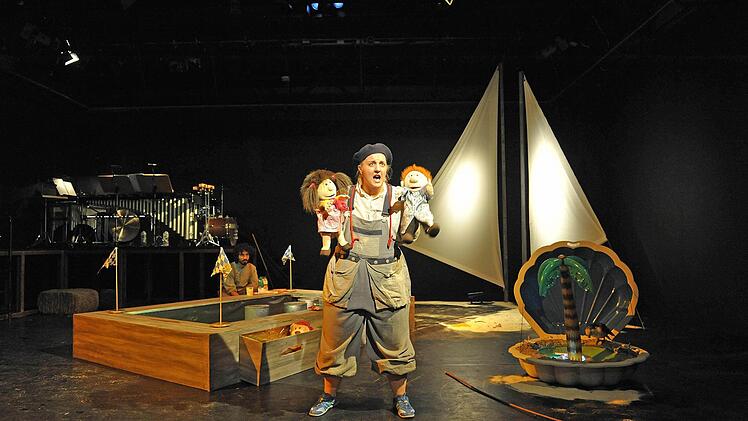 Kora Pavelic beeindruckt in "Gold" von Leonard Evers in der Coburger Reithalle.Foto: Andrea Kremper