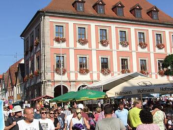 Die Werbegemeinschaft NEA-Aktiv e.V. ist stolz auf ihre erstklassigen lokalen Unternehmen und lädt aufs Herzlichste zum Herbstfest ein.  Foto: Archiv