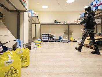 Werden Situationen wie in Italien bald auch in Deutschland eintreten? Nach dem Ausbruch des Coronavirus in Italien folgten Hamsterkäufe. Vor allem Nudeln und Wasser waren vielerorts ausverkauft. Foto: Valeria Ferraro/SOPA Images via ZUMA Wire/dpa