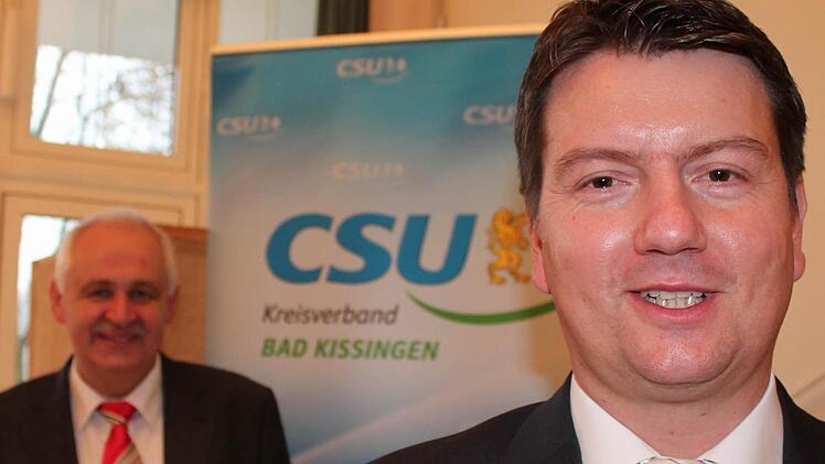 Vor eineinhalb Jahren hat Sandro Kirchner den Landtagsabgeordneten Robert Kiesel beerbt - und konnte sich am Mittwoch über den vermutlich größten Erfolg seiner bisherigen politischen Karriere freuen: 100 neue Arbeitsplätze bei der Behördenverlagerung für Bad Kissingen. Foto: Benedikt Borst/Archiv