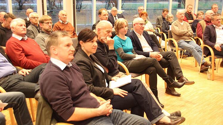Viele Gäste kamen in den Pavillon der Sparkasse.  Foto: Friedwald Schedel