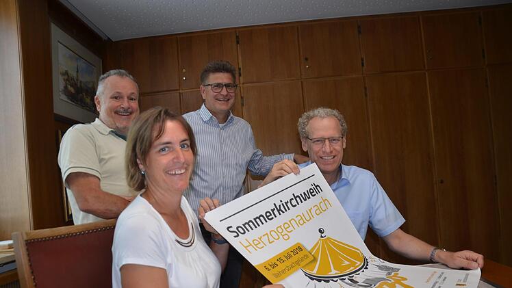 Die Organisatoren freuen sich auf die 67. Herzogenauracher Sommerkirchweih (von links): Helmut Biehler, Andrea Pöltl, Gerd Lorenz und German Hacker  Foto: Bernhard Panzer