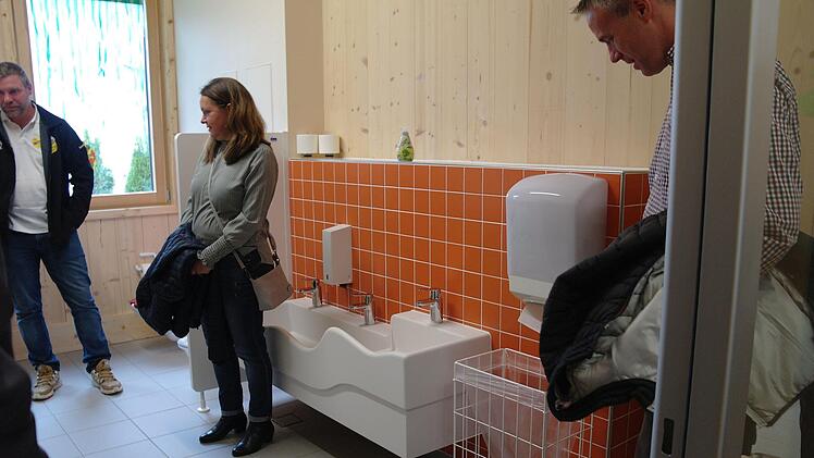 Auch für die Kleinsten in den U3-Gruppen wurden alters- und größengerechte sanitäre Anlagen installiert. Foto: Stephanie Elm