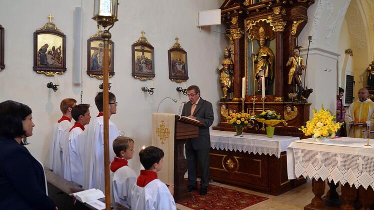 Begrüßung des neuen Mistendorfer Pfarrers Johannes Reinsch in der prächtig geschmückten Pfarrkirche Mariae Himmelfahrt
