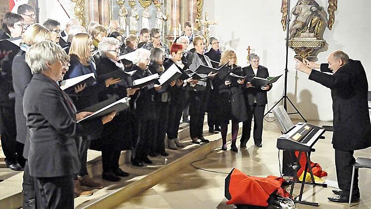 Beeindruckend, was der katholische Kirchenchor Hammelburg - unter der musikalischen Leitung von Dieter Blum - den Zuhörern bot.