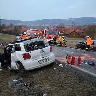 Frau stirbt nach Frontalcrash im Landkreis Bayreuth