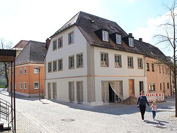 Das geplante Café in diesem sanierten Anwesen am Höchstadter Schlossberg  soll "weiter entwickelt" werden.   Foto: Andreas Dorsch