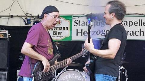 "Rocktide" spielten zum letzten Mal beim Nepal-Benefiz. Foto: R. S&auml;nger