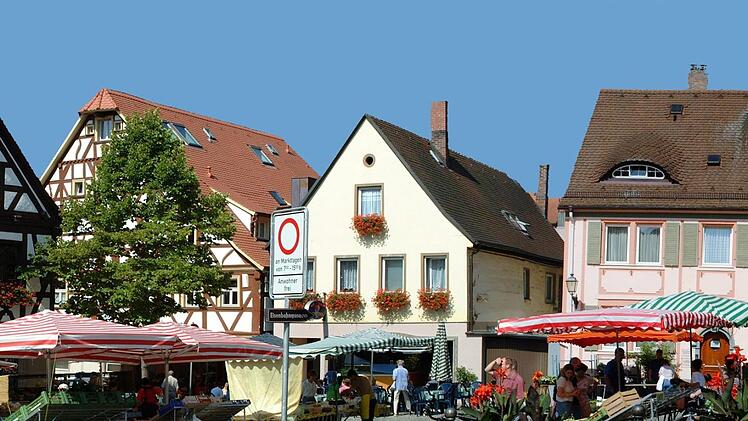 Ein Bauernmarkt auf dem Marktplatz, wie früher: Für Halkias eine gute Idee der Innenstadt-Belebung  Foto: FT-Archiv