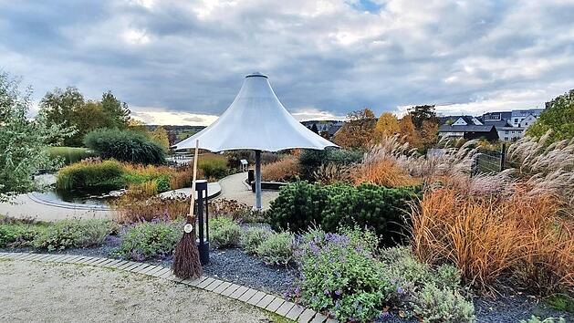 Eine bunte Kr&auml;uterwelt bietet der Arnikaverein Teuschnitz.