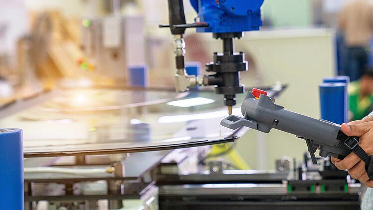 Autozulieferer, Glas, Windschutzscheibe, Produktion, Fertigung, Fabrik, Industrie
