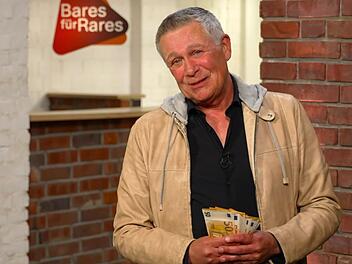 Die Vorzeichen auf einen gewinnbringenden Verkauf standen schlecht, denn das Gemälde konnte bei der "Bares für Rares"-Expertise keinem Maler zugeordnet werden. Doch im Händlerraum wurde plötzlich das Motiv zum wahren Star und führte zu einem wahren Geldsegen für den Verkäufer ...