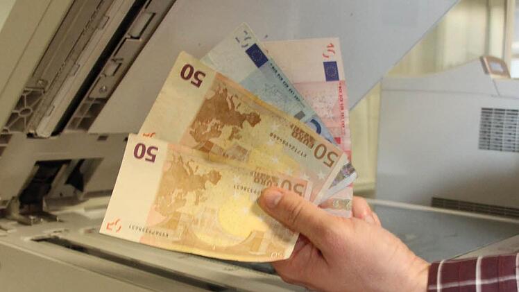 Der Kaufmann, der mit Leasingverträgen über Kopiersysteme mehrere hunderttausend Euro ergaunert haben soll, beteuert nach wie vor seine Unschuld. Foto: Alexander Hartmann