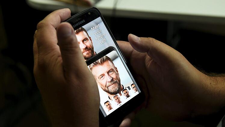 "FaceApp" ist beliebter denn je. Doch stellt die App eine Gefahr für unsere Daten dar? Symbolfoto: Emmi Korhonen/Lehtikuva/dpa