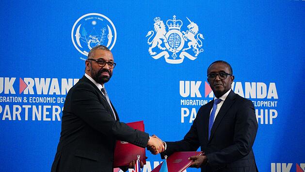 Großbritanniens Innenminister Cleverly zu Besuch in Ruanda