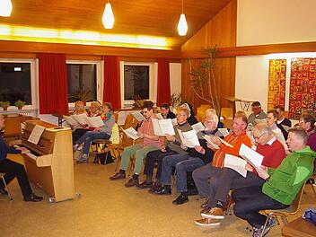 Der Dekanats-Chor Kronach bringt am Karfreitag Telemanns Matthäus-Passion aus dem Jahre 1746 zum Klingen. Foto: Heike Schülein