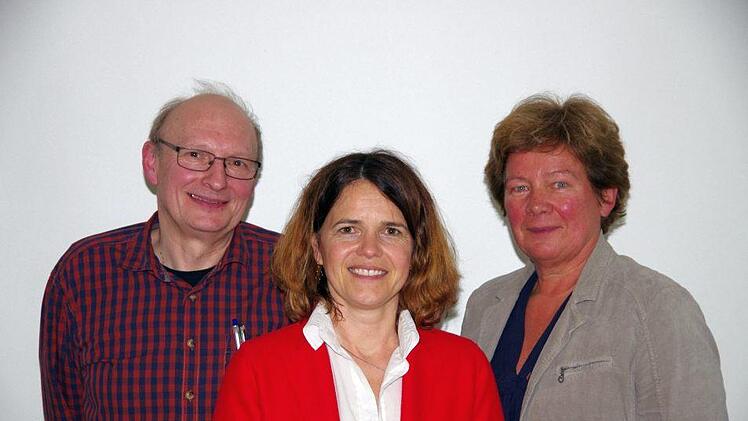 Seit vielen Jahren im Vorstand der Tafel: Hartmut Großmann (jetzt ausgeschieden), Marina Wiesend  (kommissarische  Vorsitzende) und Gründungsmitglied Angela Kahle (ausgeschieden). Klaus Werner