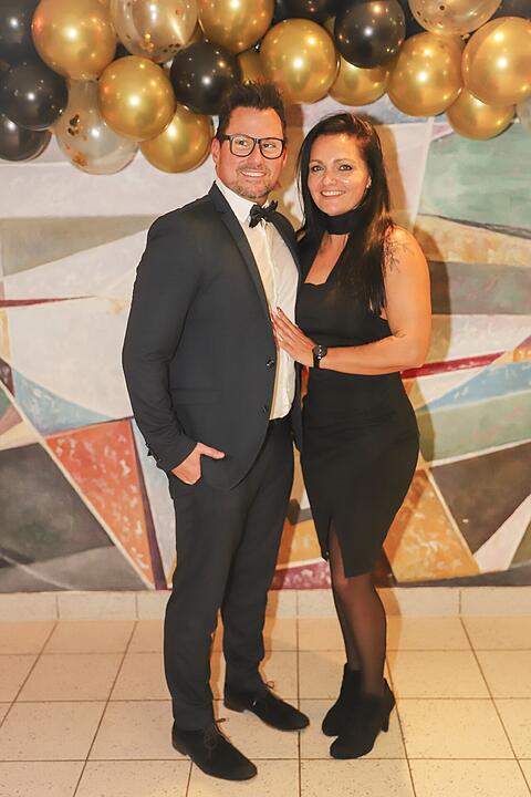 Es wurde in das Jahr 2025 gefeiert.