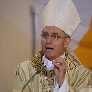 Herzlicher Empfang für Georg Gänswein in Höchstadt