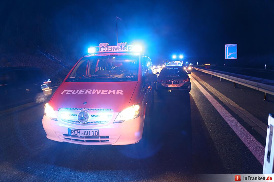 Sattelzug kracht in Gefahrgut-Lkw