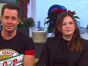 Lorenz Büffel und Ehefrau Emily Gierten Bei seinem Besuch im Sat.1-"Frühstücksfernsehen" reagiert Lorenz Büffel auf eine Videobotschaft von Jürgen Drews.