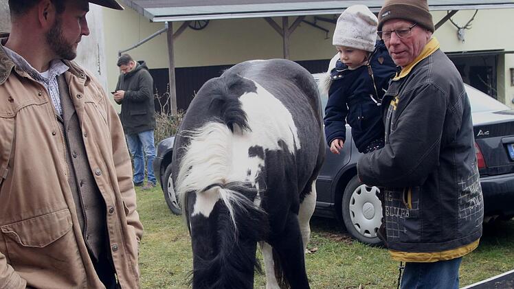 Auch Kinder hatten ihre Freude an dem Geschehen.