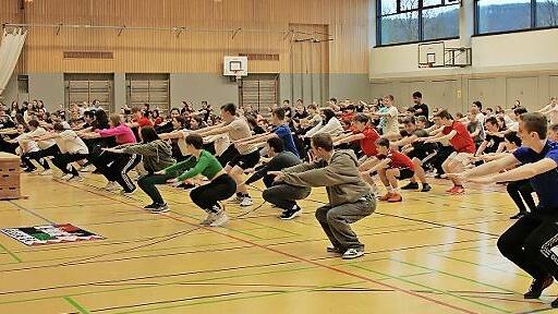 Wenn es an der Jakob-Kaiser-Realschule Hammelburg Zwischenzeugnisse gibt, ist vorher jede Menge Action angesagt, mit Spielen und Sport.