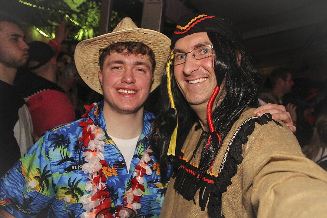 Super Stimmung beim Meeder Zeltfasching 2025!