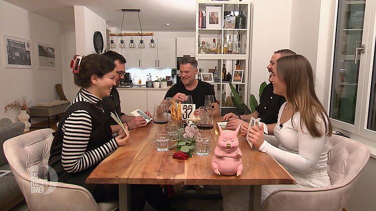 Für sein perfektes Dinner sahnt Michi glatte 40 Punkte und den Wochensieg ab.