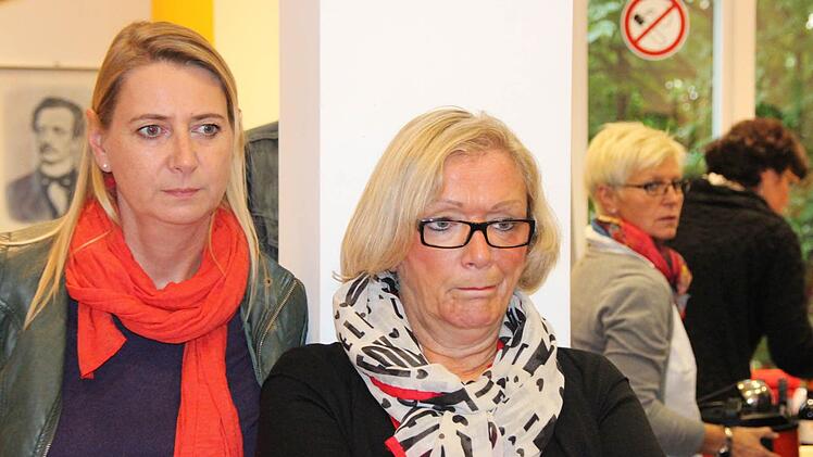 Birgit Rose und Stadträtin Petra Schneider.