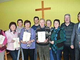 Ehrungen beim KAB OV Haßlach: Von links Gertrud Detsch (von links), Ingeborg Müller, Franziska Beetz, Gerlinde Biesenecker, Stefan Klinger, Walter Biesenecker, Erika Klinger, Maria Gerstner, Gerald Heim und Bürgermeister Rainer Detsch.  Foto: Karl-HeinzHofmann