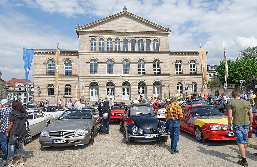 Über 500 Autos zogen Besucher aus nah und fern an