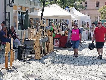 Die Aktionsgemeinschaft Kronach l&auml;dt am 5. September zu einem gro&szlig;en Kunsthandwerkermarkt mit verkaufsoffenem Sonntag. Bereits beim Stadtfest 2019 (damals noch in der Rosenau) kam das qualit&auml;tsvolle Angebot gl&auml;nzend bei den Besuchern an.