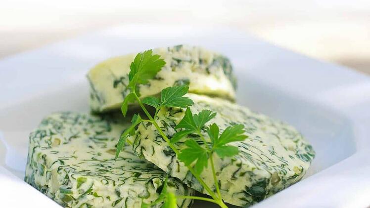 Bärlauchbutter kann man super einfach selbst machen.