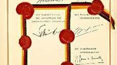 Am 22. Januar 1963 unterschrieben Adenauer und de Gaulle den Freundschaftsvertrag.  Foto: dpa