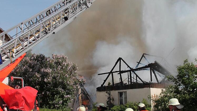 Brand eines landwirtschaftlichen Anwesens in Trübenbach Foto: Herbert Fischer