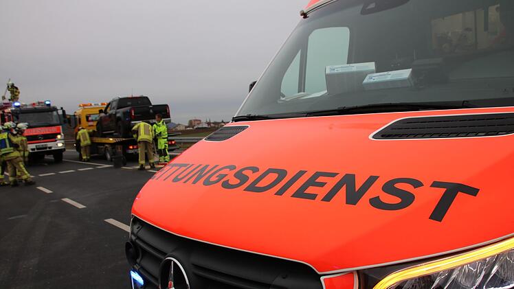 Eindrücke vom Unfall an der Anschluss-Stelle Hammelburg-Ost. Foto: Ralf Ruppert