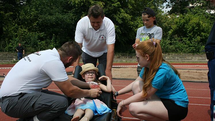 Leonie Geuther bei der Rettungsdemonstration