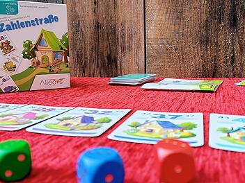 Zahlenstraße im Test - Karten-Lernspiel zur Addition und Subtraktion
