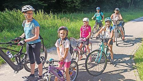 Bei blauem Himmel und Sonnenschein ging es bereits früh mit dem Fahrrad los.