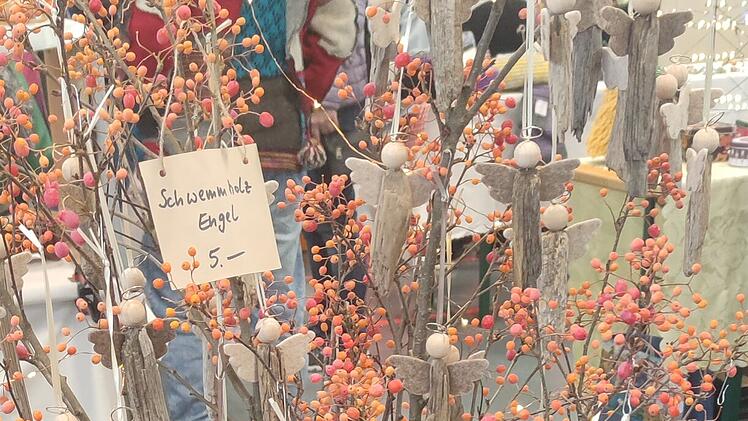 Oberasbach: Hobbykünstlermarkt läutete Vorweihnachtszeit ein - Angebot und nächster Termin