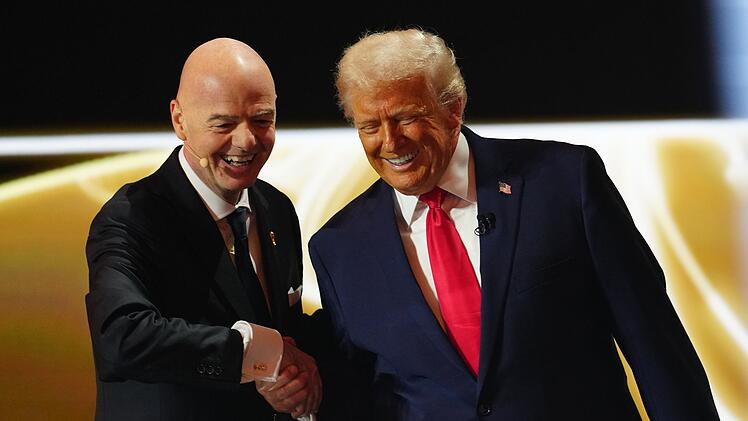 Der enge Draht zwischen FIFA-Boss Gianni Infantino und US-Pr&auml;sident Donald Trump hat zu einem WM-Skandal gef&uuml;hrt.